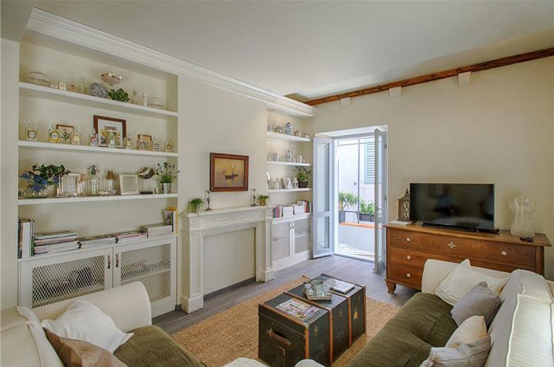 2 Bedroom Luxury Apartment in Hvar Town, Sleeps 4