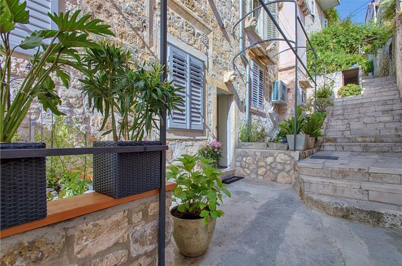 2 Bedroom Luxury Apartment in Hvar Town, Sleeps 4