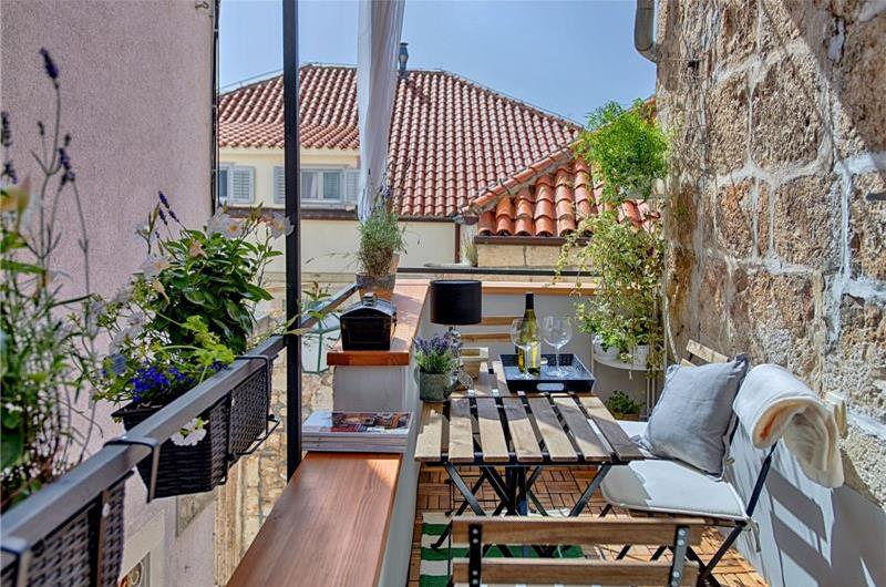 2 Bedroom Luxury Apartment in Hvar Town, Sleeps 4