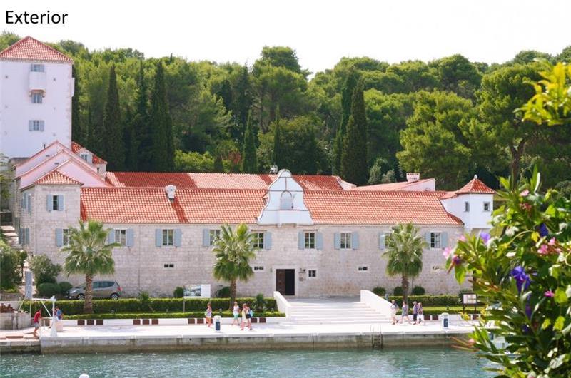Luxury Dalmatian Island Castle-style Villa with Pool, sleeps 20-24