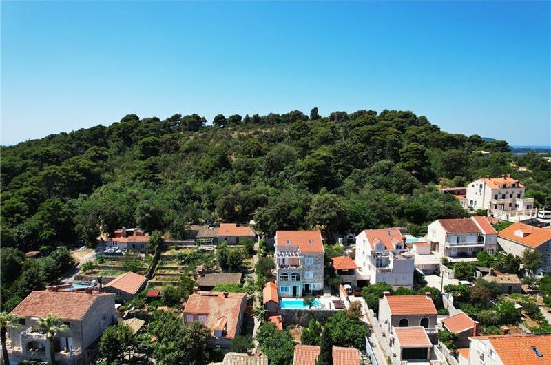 8 Bedroom Seaside Villa with Pool in Zaton Bay near Dubrovnik, Sleeps 17-23