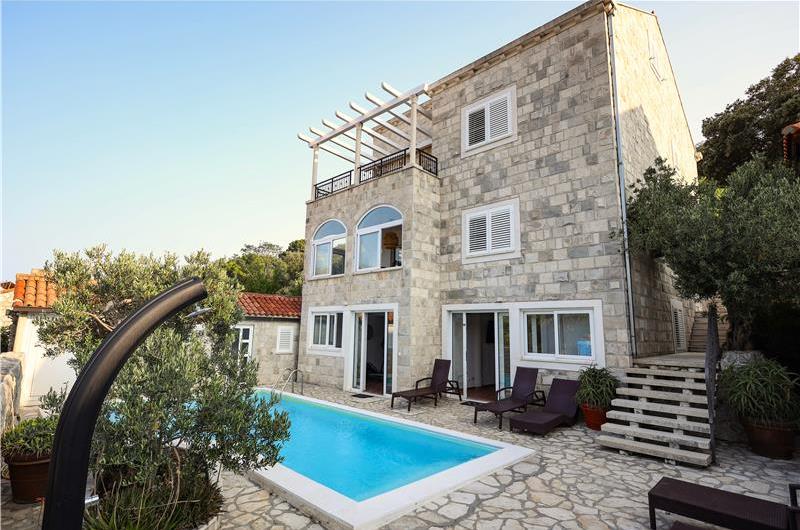 8 Bedroom Seaside Villa with Pool in Zaton Bay near Dubrovnik, Sleeps 17-22