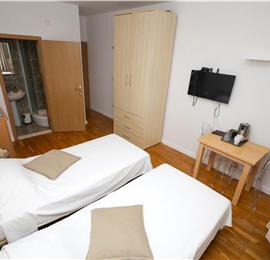 8 Bedroom Seaside Villa with Pool in Zaton Bay near Dubrovnik, Sleeps 17-22