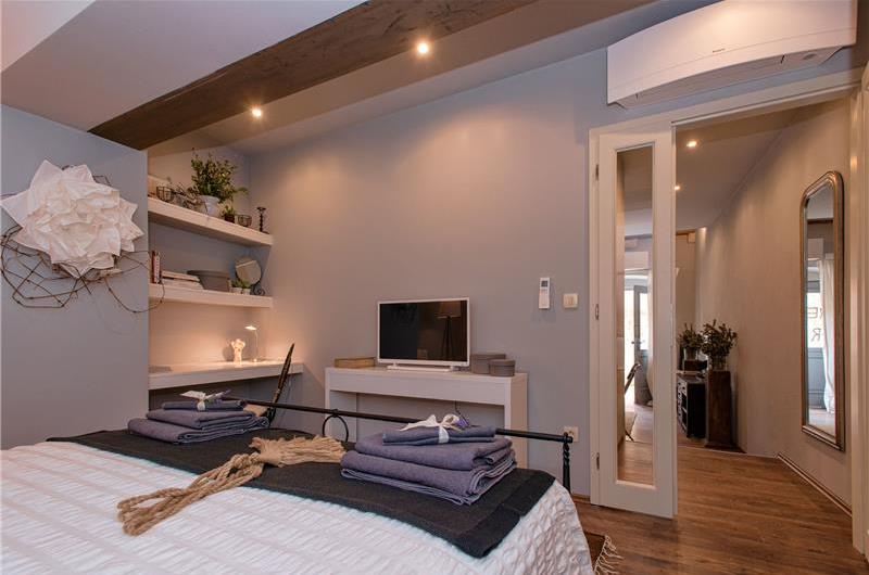 1 Bedroom Luxury Apartments in Hvar Town, Sleeps 2