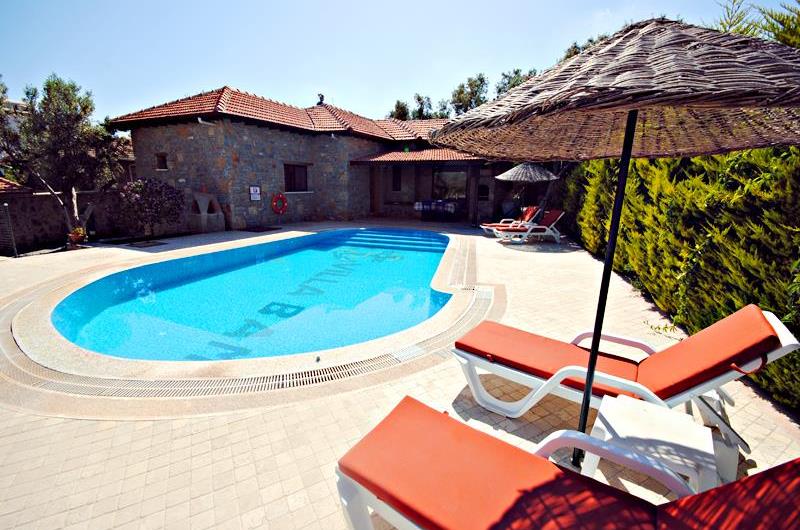 2 Bedroom Villa with pool near Bitez, Sleeps 4