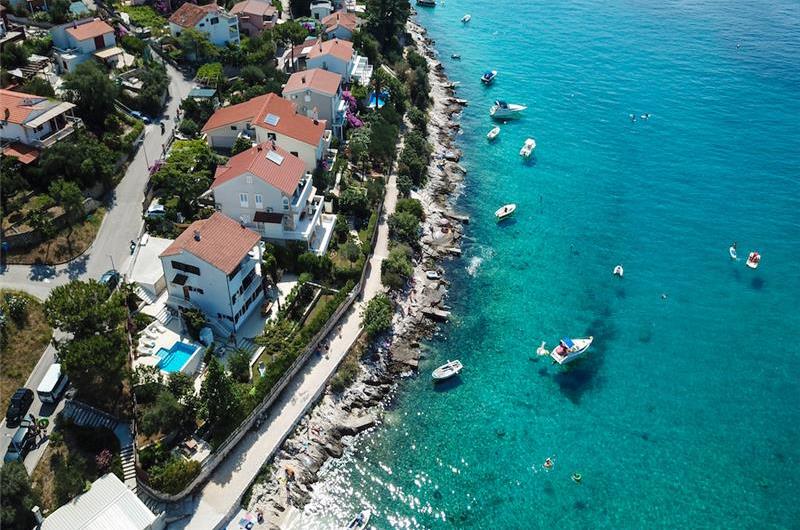 5 Bedroom Villa with Pool on Ciovo near Trogir sleeps 10-14