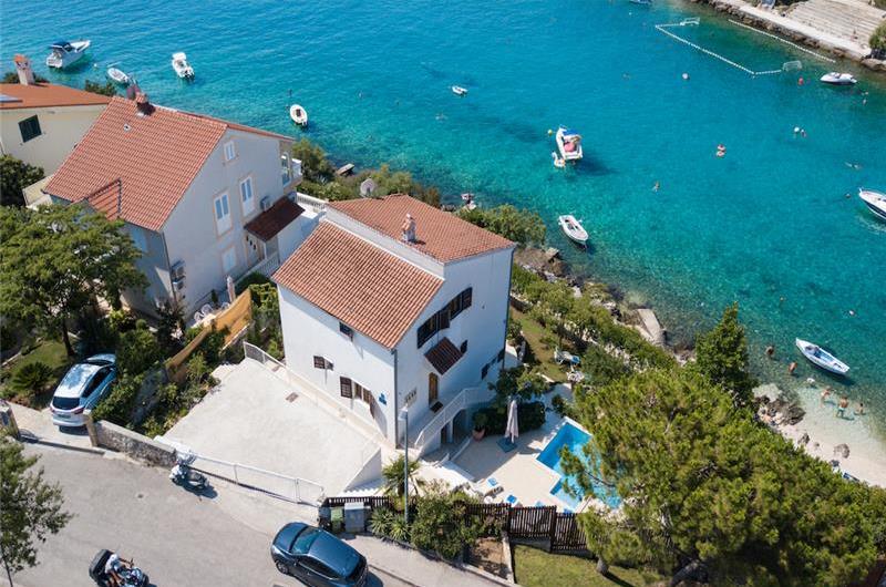 5 Bedroom Villa with Pool on Ciovo near Trogir sleeps 10-14