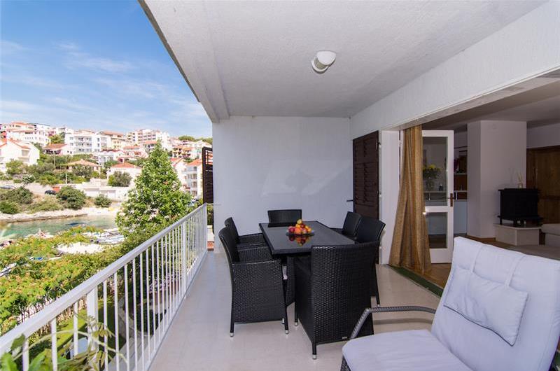 5 Bedroom Villa with Pool on Ciovo near Trogir sleeps 10-14