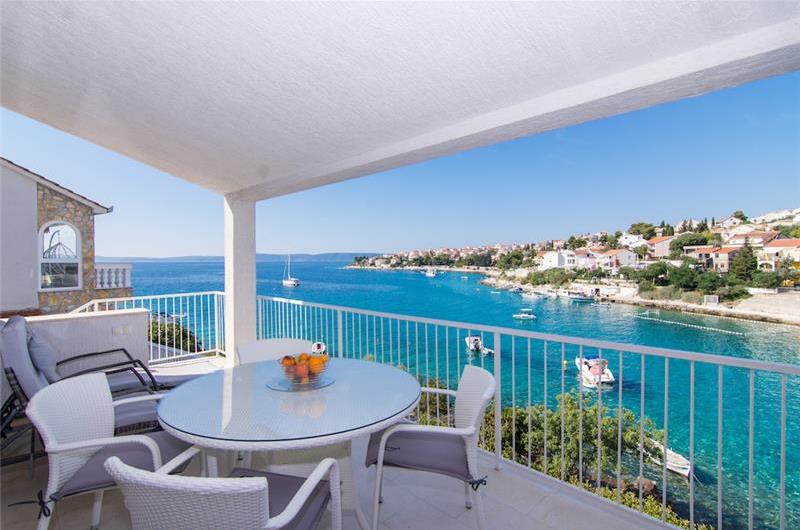 5 Bedroom Villa with Pool on Ciovo near Trogir sleeps 10-14