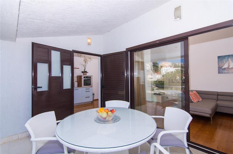 5 Bedroom Villa with Pool on Ciovo near Trogir sleeps 10-14