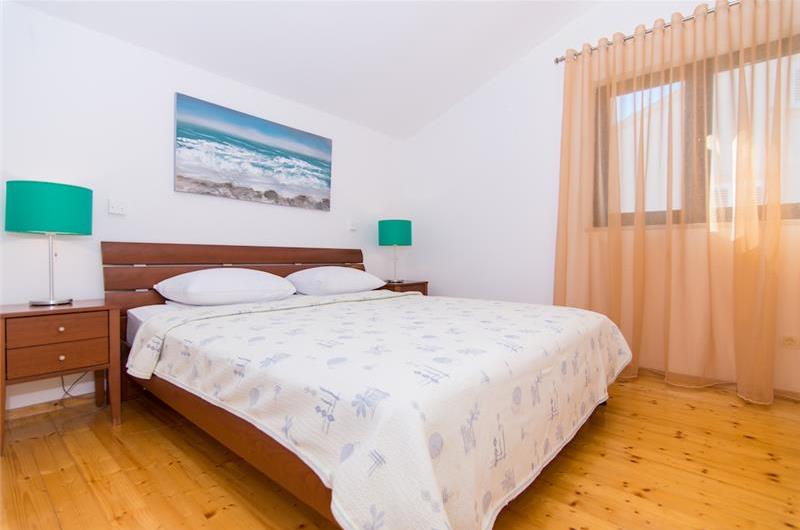 5 Bedroom Villa with Pool on Ciovo near Trogir sleeps 10-14