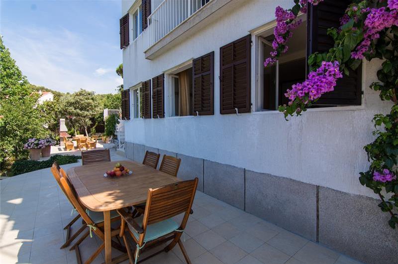 5 Bedroom Villa with Pool on Ciovo near Trogir sleeps 10-14