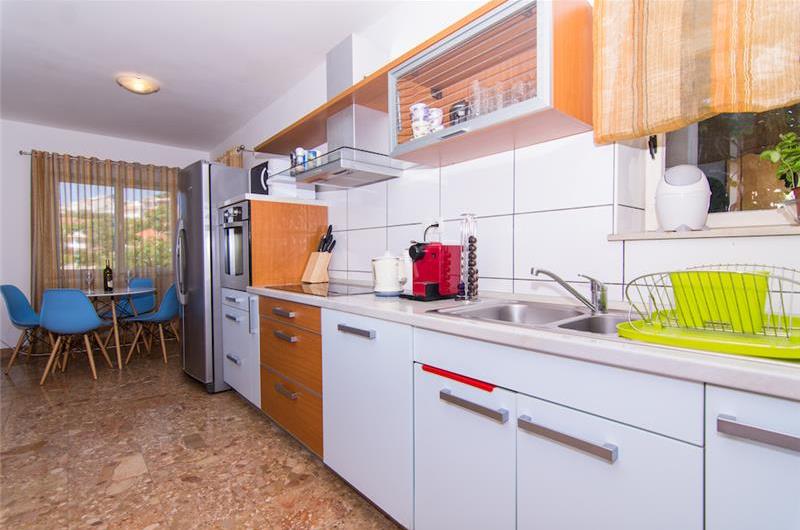 5 Bedroom Villa with Pool on Ciovo near Trogir sleeps 10-14