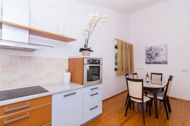 5 Bedroom Villa with Pool on Ciovo near Trogir sleeps 10-14