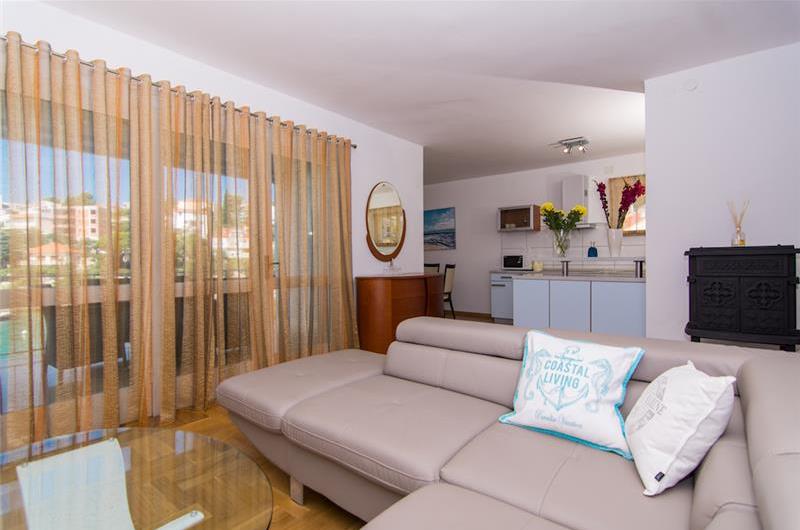 5 Bedroom Villa with Pool on Ciovo near Trogir sleeps 10-14
