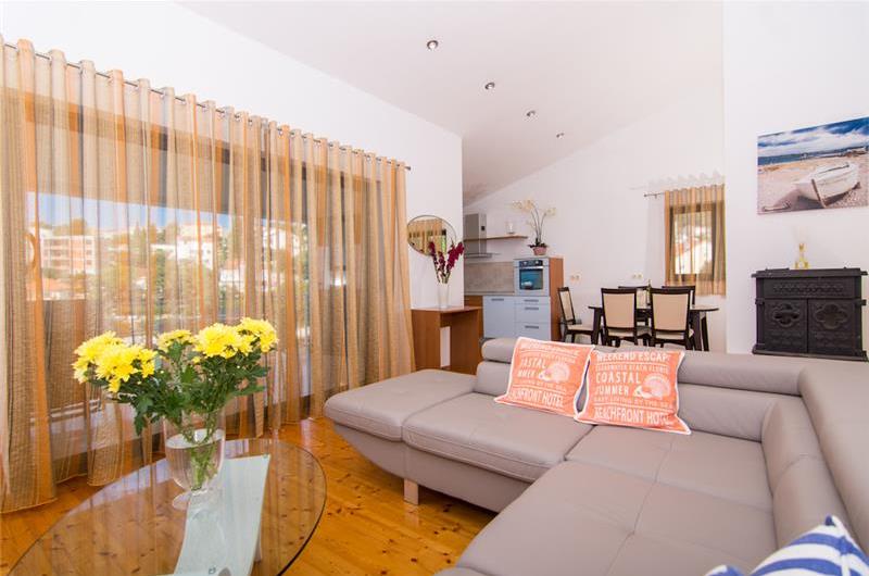 5 Bedroom Villa with Pool on Ciovo near Trogir sleeps 10-14