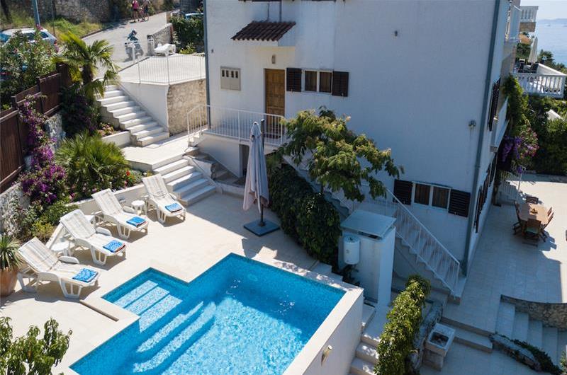 5 Bedroom Villa with Pool on Ciovo near Trogir sleeps 10-14