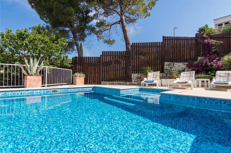 5 Bedroom Villa with Pool on Ciovo near Trogir sleeps 10-14