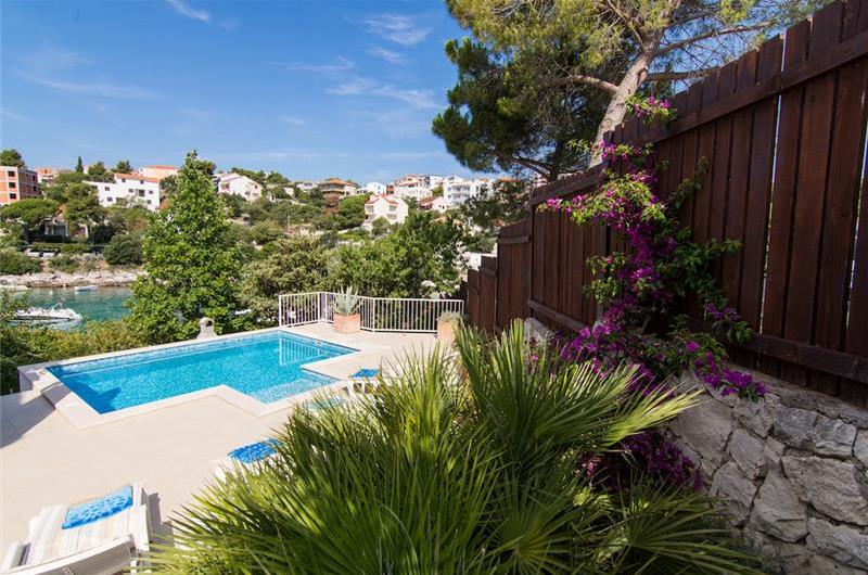 5 Bedroom Villa with Pool on Ciovo near Trogir sleeps 10-14