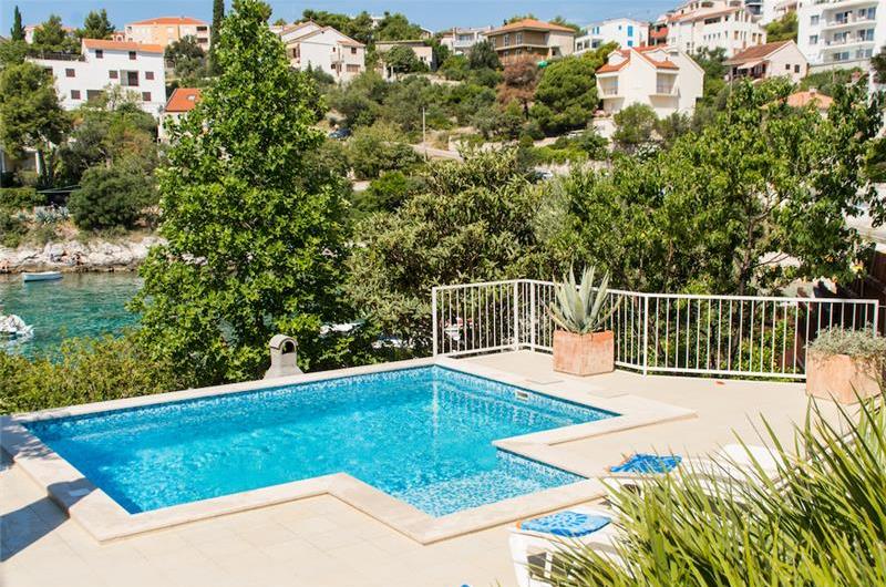 5 Bedroom Villa with Pool on Ciovo near Trogir sleeps 10-14