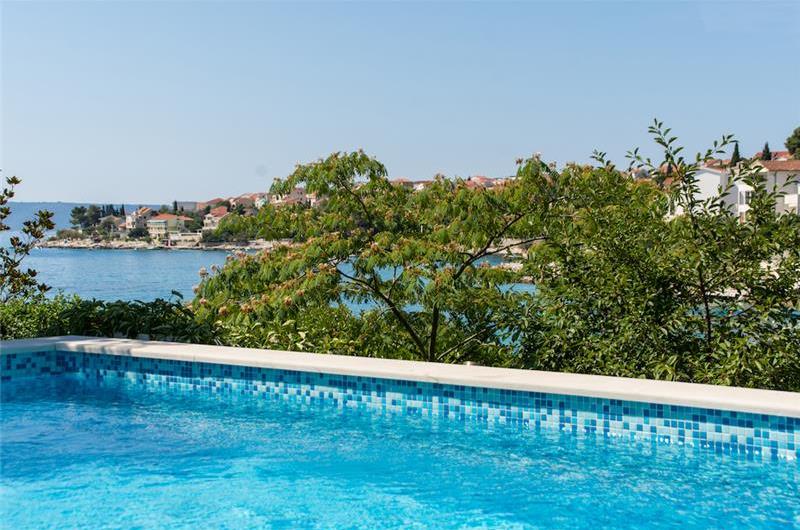 5 Bedroom Villa with Pool on Ciovo near Trogir sleeps 10-14