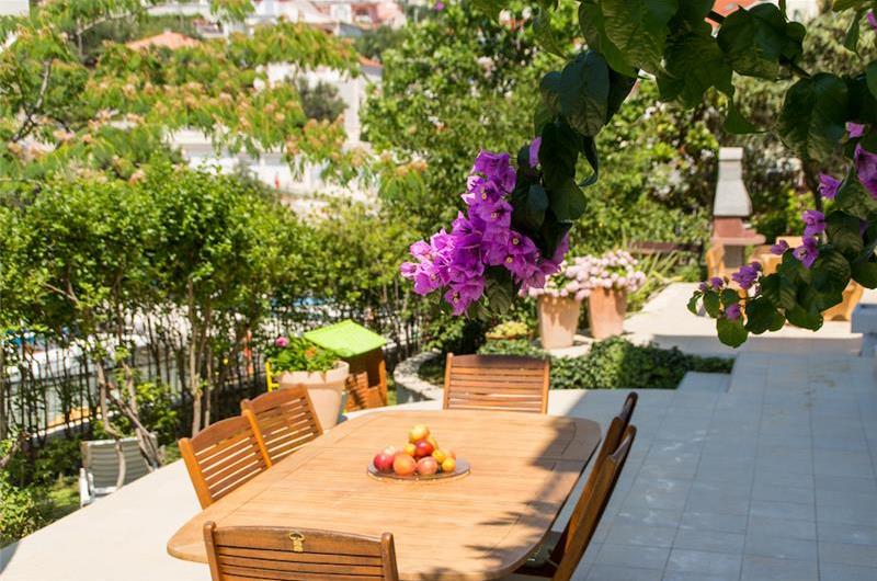 5 Bedroom Villa with Pool on Ciovo near Trogir sleeps 10-14