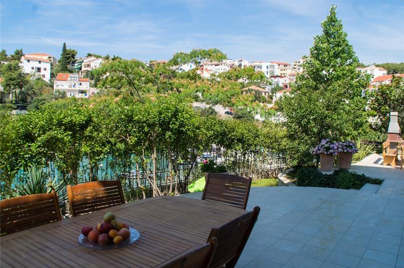 5 Bedroom Villa with Pool on Ciovo near Trogir sleeps 10-14