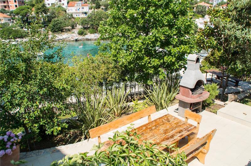 5 Bedroom Villa with Pool on Ciovo near Trogir sleeps 10-14