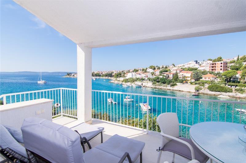 5 Bedroom Villa with Pool on Ciovo near Trogir sleeps 10-14