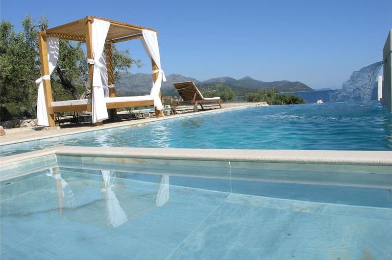 Luxury 5 Bedroom Beachfront Villa near Dubrovnik, Sleeps 11-12