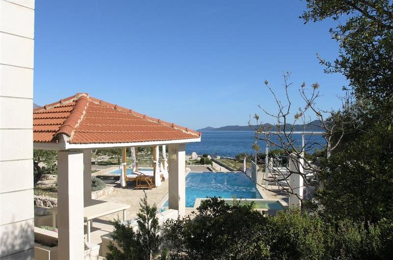 Luxury 5 Bedroom Beachfront Villa near Dubrovnik, Sleeps 11-12