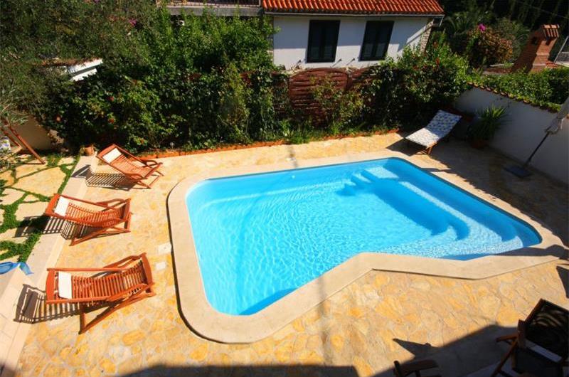 5 Bedroom Villa with Pool in Supetar, Sleeps 10-13