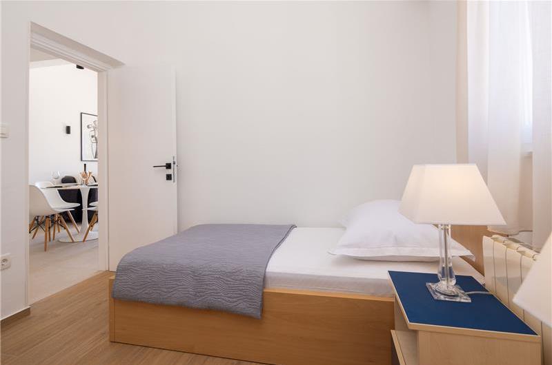 6 Bedroom Waterfront Villa with Pool in Uvala Ljubljeva near Trogir, Sleeps 12-13