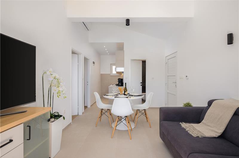6 Bedroom Waterfront Villa with Pool in Uvala Ljubljeva near Trogir, Sleeps 12-13