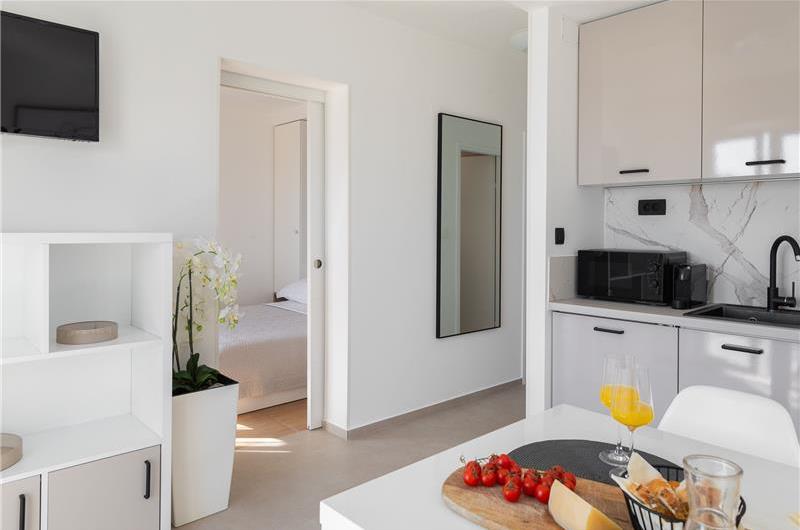 6 Bedroom Waterfront Villa with Pool in Uvala Ljubljeva near Trogir, Sleeps 12-13