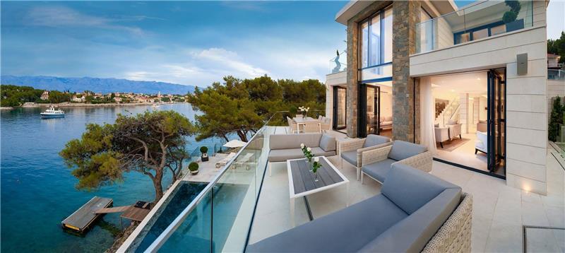 Spectacular 4 Bedroom Luxury Villa with Infinity Pool on Brac Island, sleeps 8