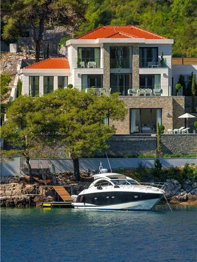 Spectacular 4 Bedroom Luxury Villa with Infinity Pool on Brac Island, sleeps 8