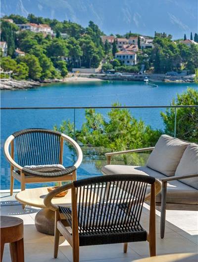 4 Bedroom Villa with Pool, Sumartin, sleeps 8