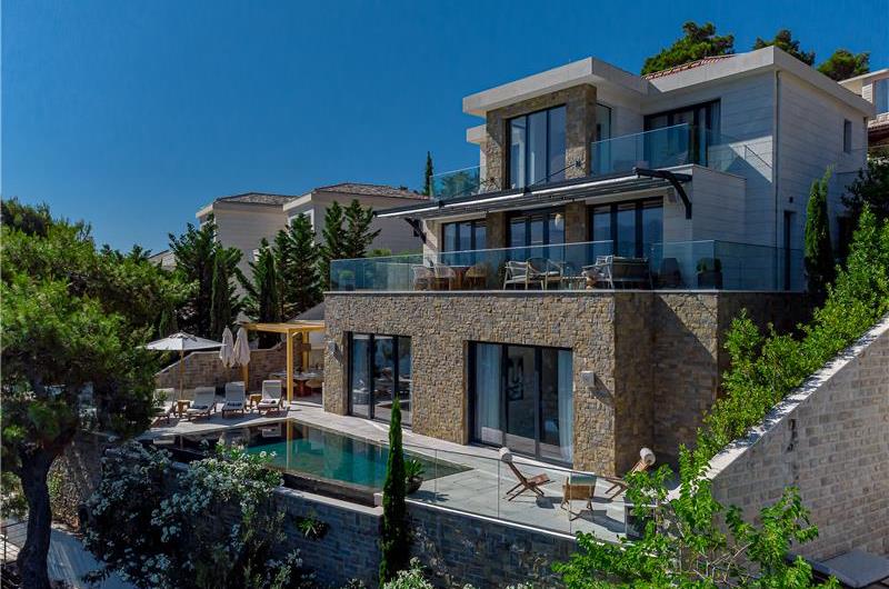 4 Bedroom Villa with Pool, Sumartin, sleeps 8