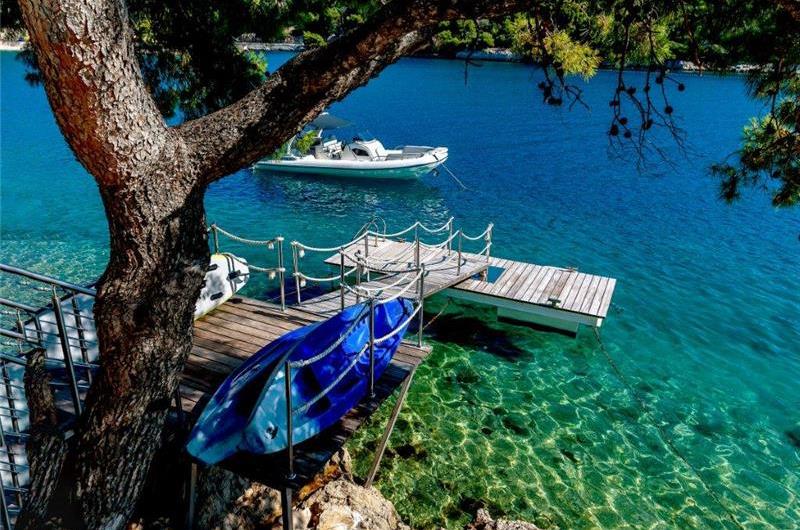 4 Bedroom Villa with Pool, Sumartin, sleeps 8