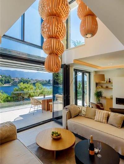 4 Bedroom Villa with Pool, Sumartin, sleeps 8