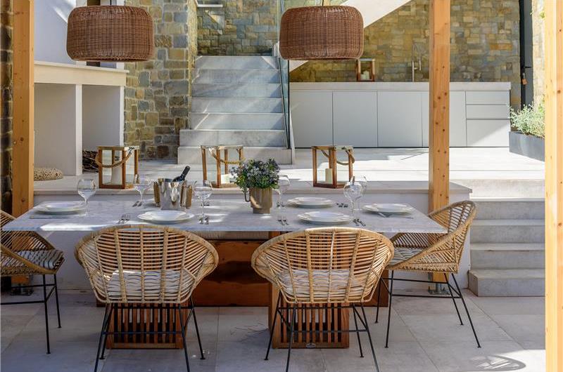 4 Bedroom Villa with Pool, Sumartin, sleeps 8