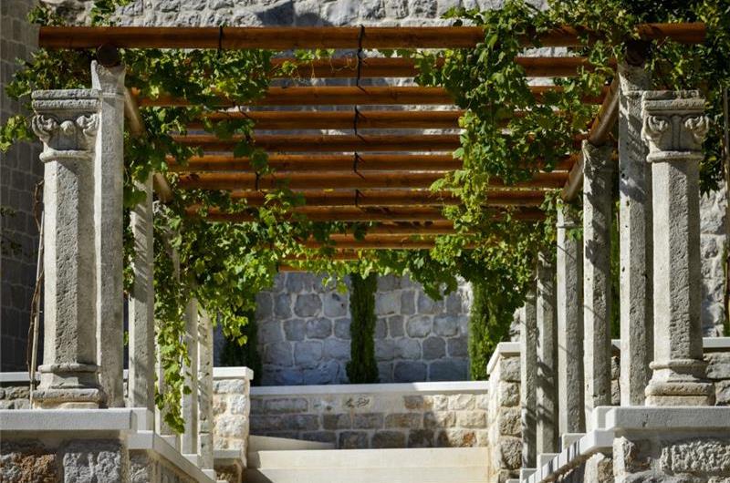 Luxury 6 bed villa with pool and large grounds in Zaton, Dubrovnik Region - sleeps 12-14