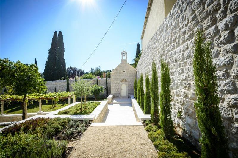 Luxury 6 bed villa with pool and large grounds in Zaton, Dubrovnik Region - sleeps 12-14