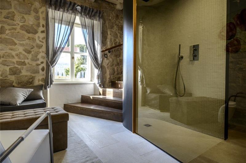 Luxury 6 bed villa with pool and large grounds in Zaton, Dubrovnik Region - sleeps 12-14