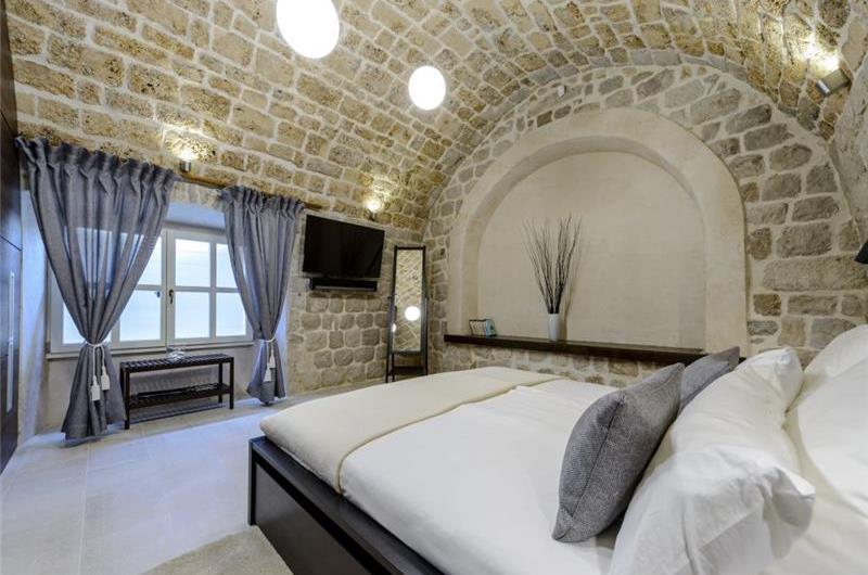 Luxury 6 bed villa with pool and large grounds in Zaton, Dubrovnik Region - sleeps 12-14