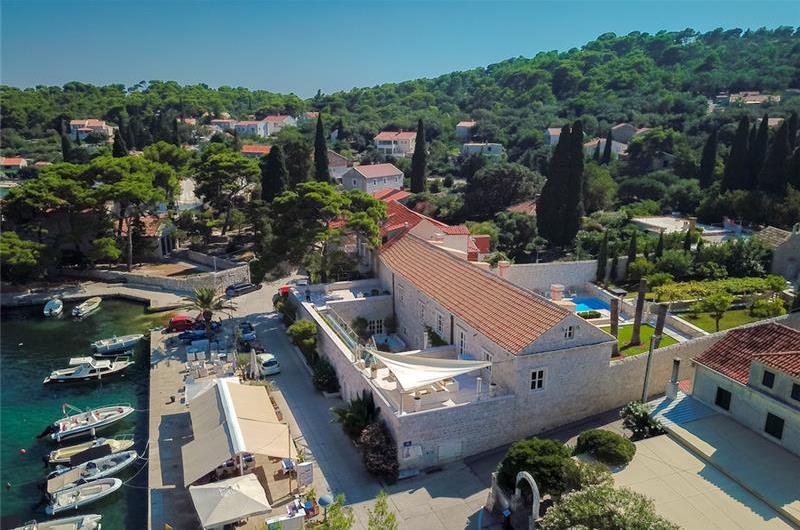 Luxury 6 bed villa with pool and large grounds in Zaton, Dubrovnik Region - sleeps 12-14