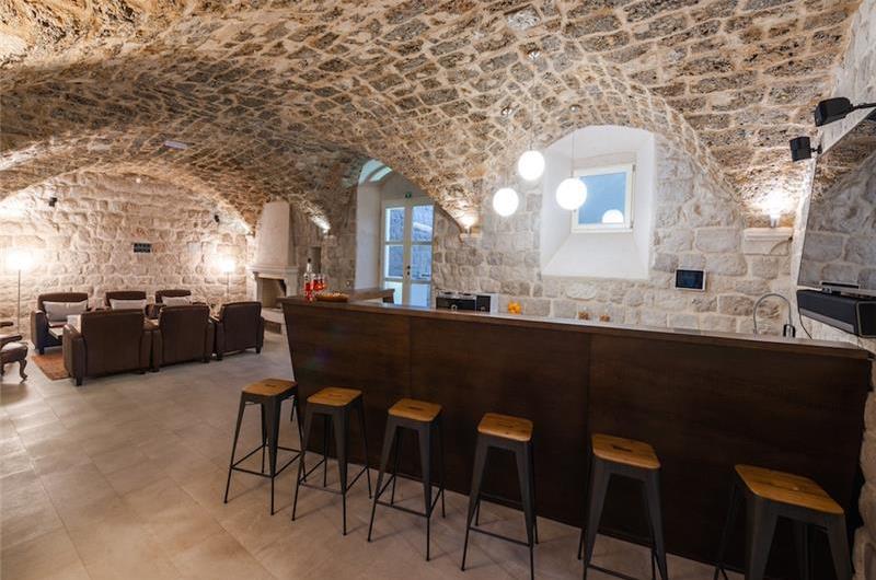Luxury 6 bed villa with pool and large grounds in Zaton, Dubrovnik Region - sleeps 12-14