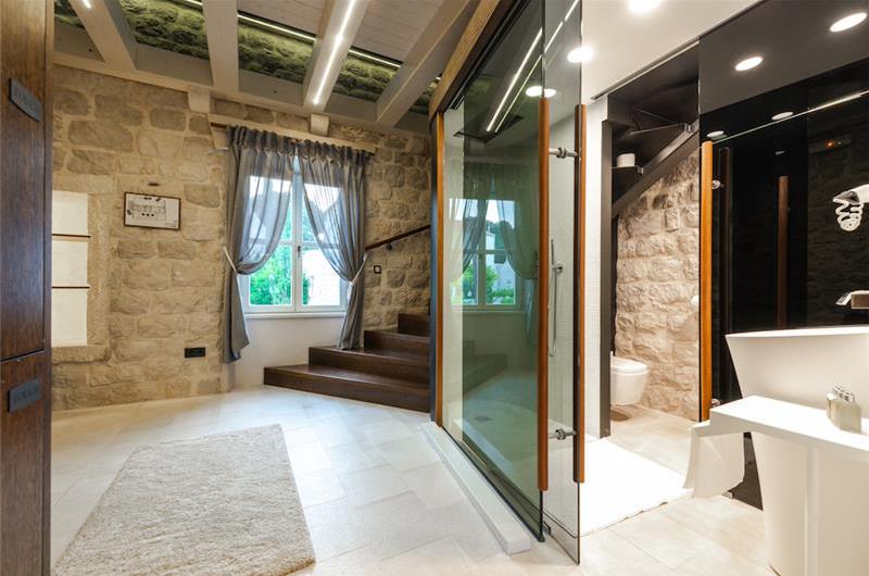Luxury 6 bed villa with pool and large grounds in Zaton, Dubrovnik Region - sleeps 12-14