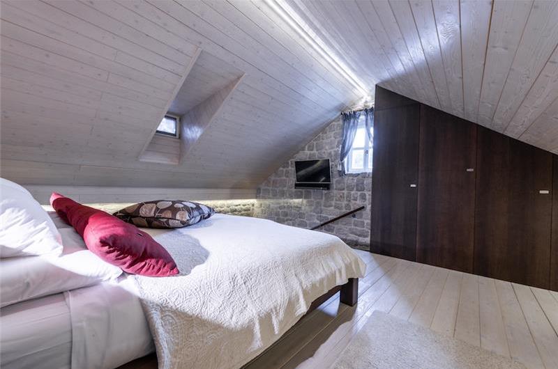 Luxury 6 bed villa with pool and large grounds in Zaton, Dubrovnik Region - sleeps 12-14